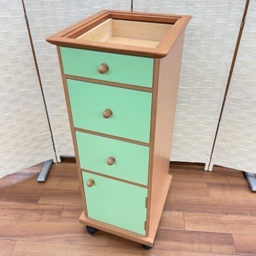 埼P◇4段チェスト 収納家具 収納棚 引き出し ウッドキャビネット 前開き扉 レトロポップ キャスター付き