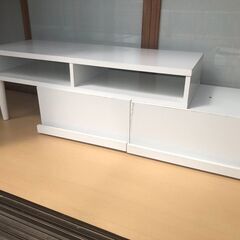 伸長式テレビ台