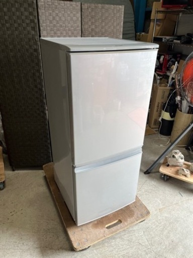 ☆激安目玉商品!!☆ SHARP 2ドア冷蔵庫 どっちもドア 137L 2014年