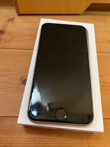 iPhone SE (第3世代) スターライト 128 GB