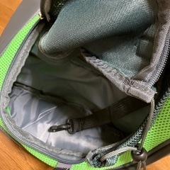 ペット　抱っこ紐　キャリーバック　メッシュ　軽量の画像
