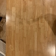 ダイニングテーブルとイスの画像