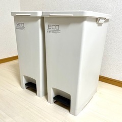 【取引中】ゴミ箱45L 2つ　フットペダルの画像