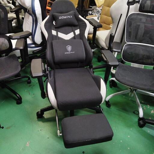 黒　新品　1箇所破れ有ります　ゲーミングチェア　4Dアームレスト