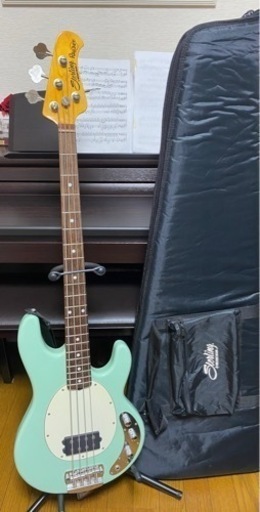 【取引中】ベース(Sterling Ray4)とケース