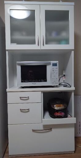 食器棚お売りします。※レンジ・炊飯器は付きません