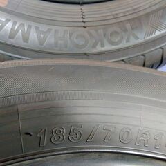 夏  日産 ニッサン純正 ノート【富山市 手渡しOK】E12 ノート純正 人気の 夏 ヨコハマ 日本製 185/70R14 中古4本 車検対応 日産純正 14インチ Geの画像