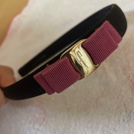 フェラガモカチューシャ　美品