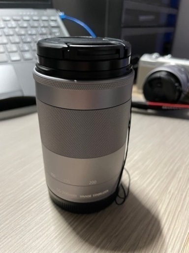ミラーレスカメラ　Canon キャノン　M100