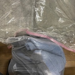 いらない絨毯です。誰か引き取ってください。