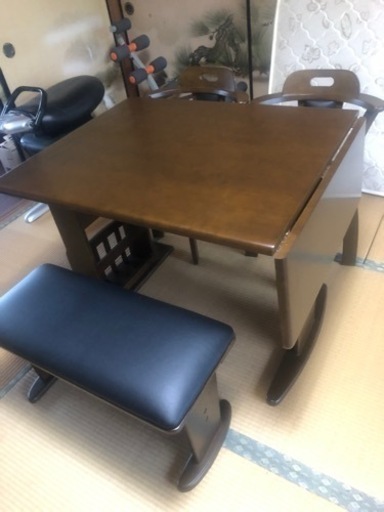 断捨離⑧  ダイニングテーブル&イス　引取りが完了しました