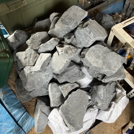 玄関先、お庭のインテリアに！大きめの栗石、30-40個ぐらいかな