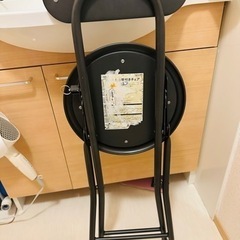 折りたたみ椅子  相談中の画像