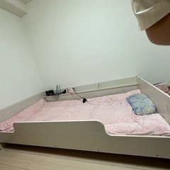 シングル　ベッドの画像