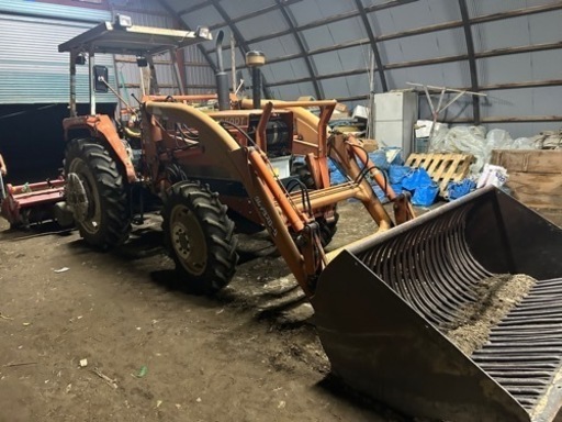 クボタトラクター　M7950DT ローダー、コバシロータリー付き