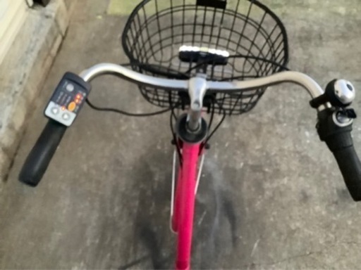 168パナソニック新機種電動アシスト自転車gyutto26インチ　ピンクボディー