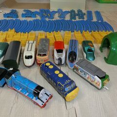 プラレール　トーマス　ブルースター　たくさんセットの画像