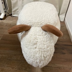 椅子(羊デザイン)の画像