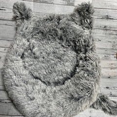 新品⭐️ペットベッド 犬猫 クッション 丸型 ドーナツ型 ふわふわ 耳 しっぽ 滑り止めの画像