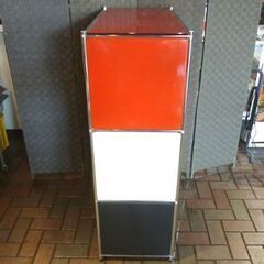 Free's シェルフ 幅76.8×奥行40×高さ120.5cm 赤×白×黒 飾り棚 収納棚 スチール棚 キャビネット 札幌市東区 新道東店の画像
