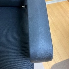 【無料にしました】肘付き 昇降式 キャスター付き チェアの画像