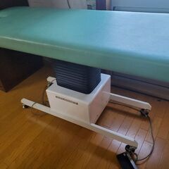 電動マッサージ台