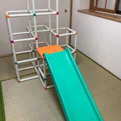 白いわんぱくジム（8ヶ月～6歳のお子様向け・室内用ジム)の画像