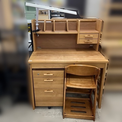 J2653 良品 現行販売シリーズ ITOKI イトーキ リーモ Leamo NAG-F41 学習机 学習デスク デスクライト付き 袖机付 天然木 学習机 学習デスク　新品参考価格105,000円