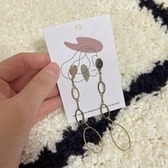 ラスボア　ピアス　チェーンの画像