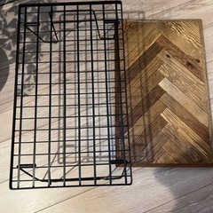 ヘリンボーン　ウッドローテーブルの画像