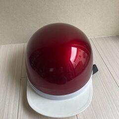 【受付終了です】バイク用ヘルメット　白ツバ　半キャップ　SGマーク適合品　キャンディレッド　125cc以下用　フリーサイズの画像