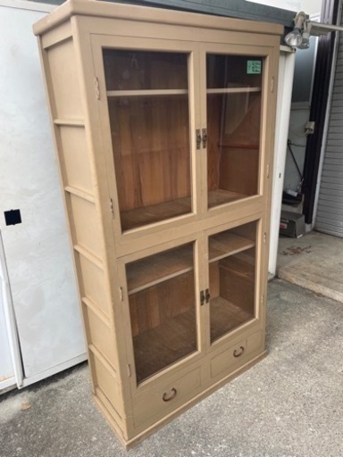 オシャレな　洋風　棚　物置