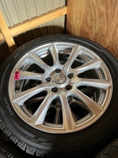 スタッドレスタイヤ付きアルミホイル×4個