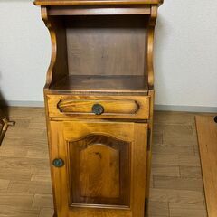 電話台　(カリモク)