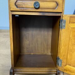 電話台　(カリモク)の画像