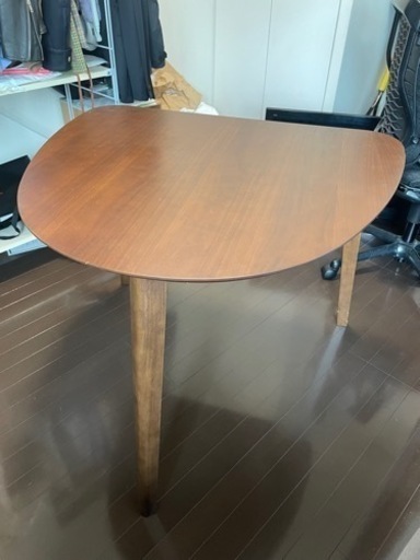 【20%OFF】3本足ダイニングテーブル
