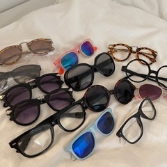 【お譲り先決まりました】キッズ　サングラス、伊達メガネ