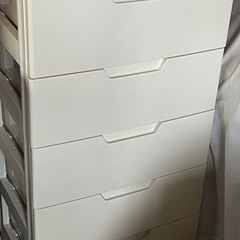5段タンス　細めです。の画像