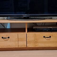 幅118×高さ42×奥行き43㎝。テレビ台。