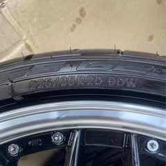 20インチ ホイール ロクサーニの画像