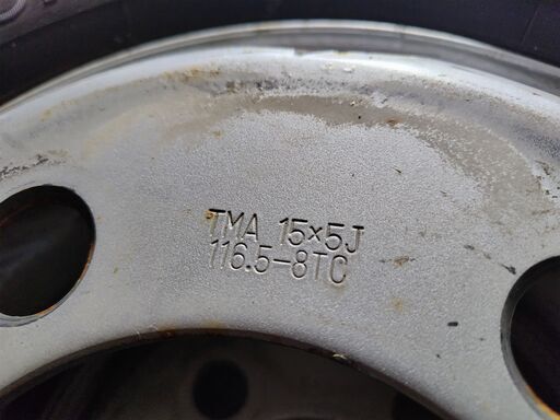 引き取りで値引きしますよ　　新品　未使用　エルフ　スタッドレス　2トン　トラック　低床　イボ付き　2022年製　ホイル　6本せっと