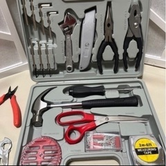 キャンセルの為【中古】工具一式　ケース入り　オマケ付きの画像