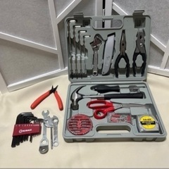 キャンセルの為【中古】工具一式　ケース入り　オマケ付きの画像