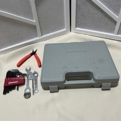 キャンセルの為【中古】工具一式　ケース入り　オマケ付きの画像