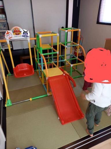 アンパンマン　ジャングルジム　滑り台　ブランコ