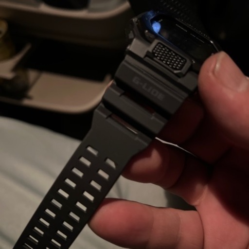 G-SHOCK（gbx-100)になります。