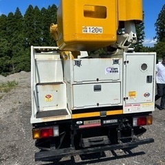 高所作業車　HINOの画像