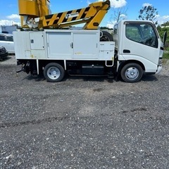 高所作業車　HINOの画像