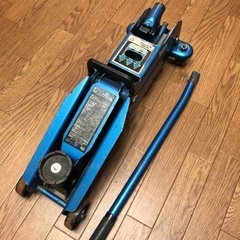 自動車　ジャッキ『お取引き中』