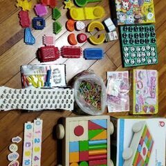 パズル、積み木、ブロックなど